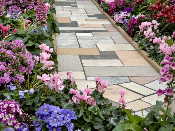 Cost of Garden Path Installation in Hilliard